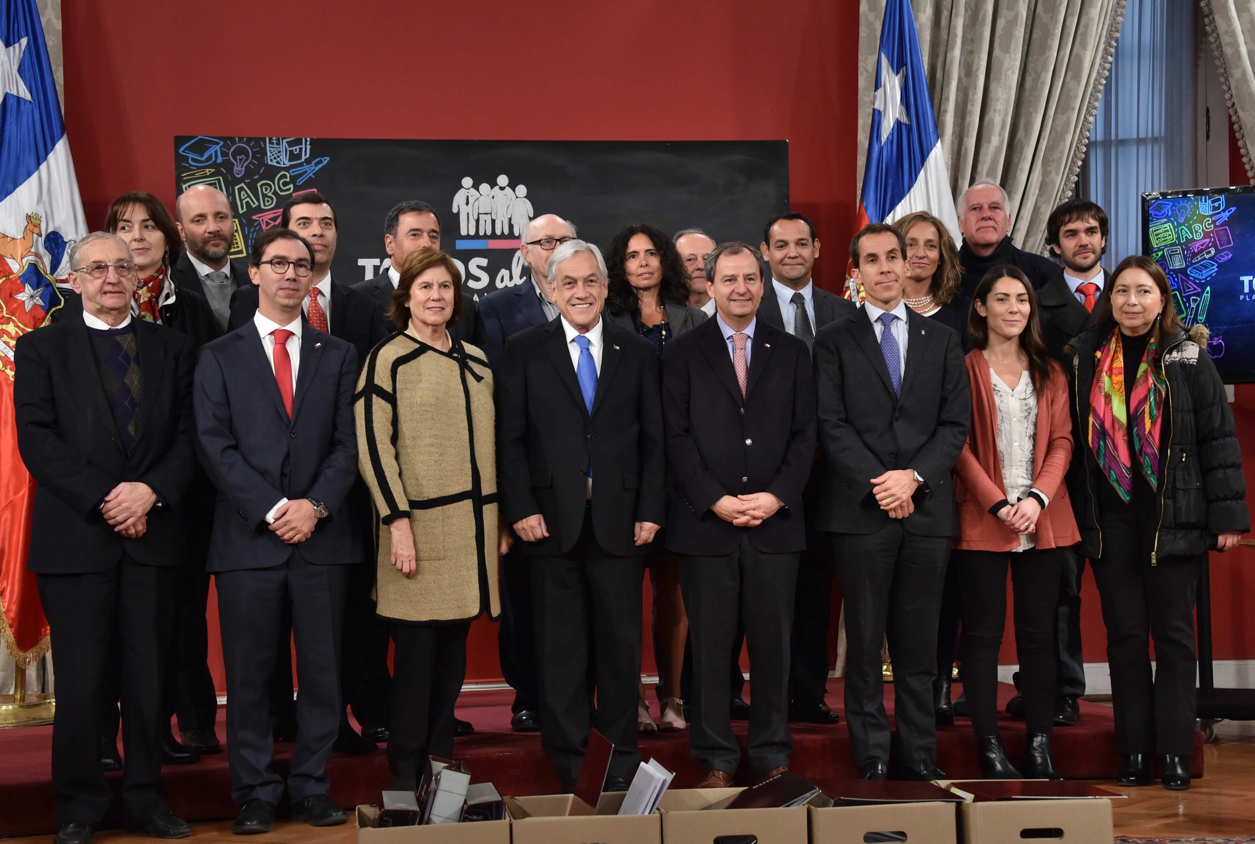Ministerio de Educación lanza plan “Todos al Aula”, que buscar disminuir la sobrecarga administrativa de los colegios del país